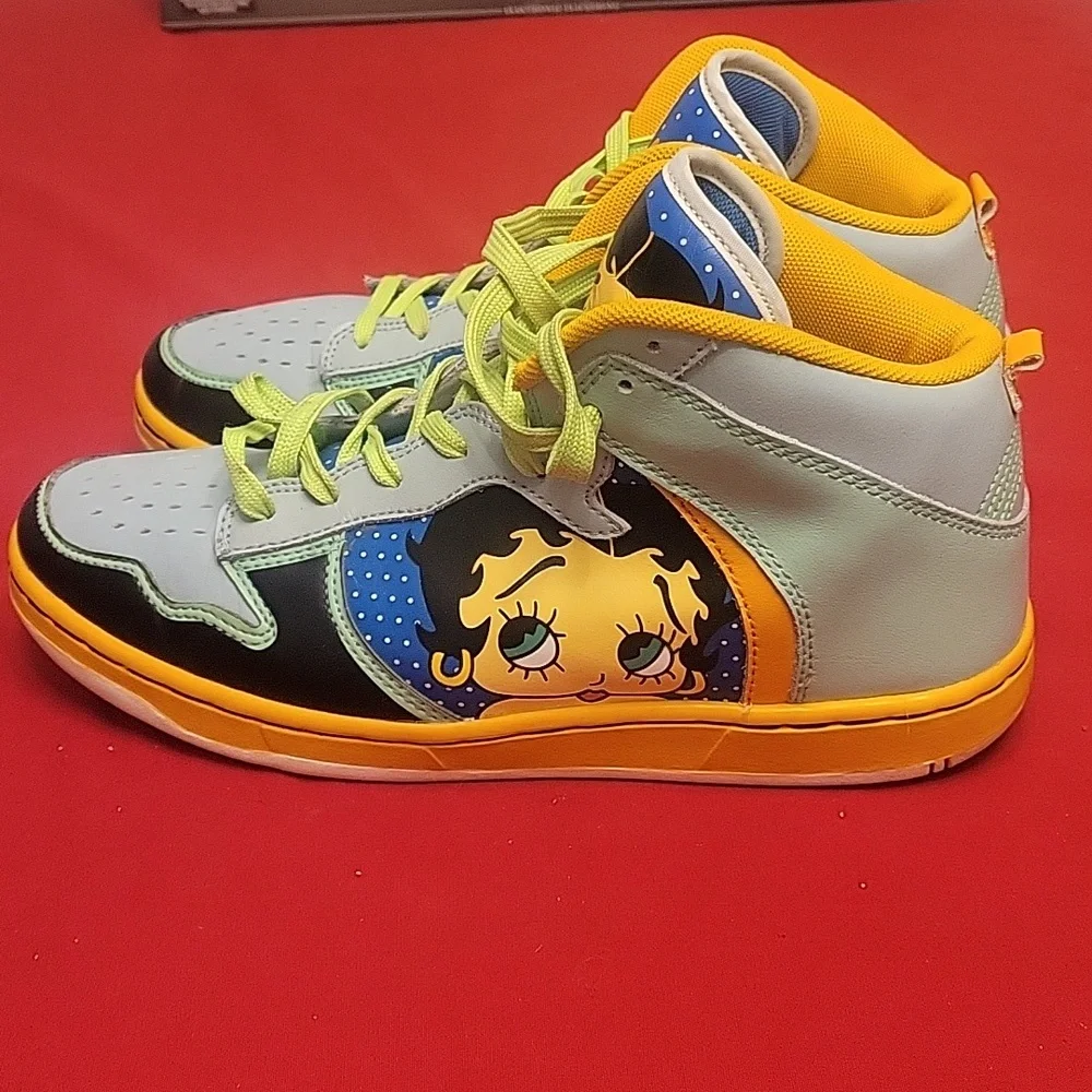 *RARE* Colorful Betty Boop Toon High-Top Sneakers - Picture 2 of 11